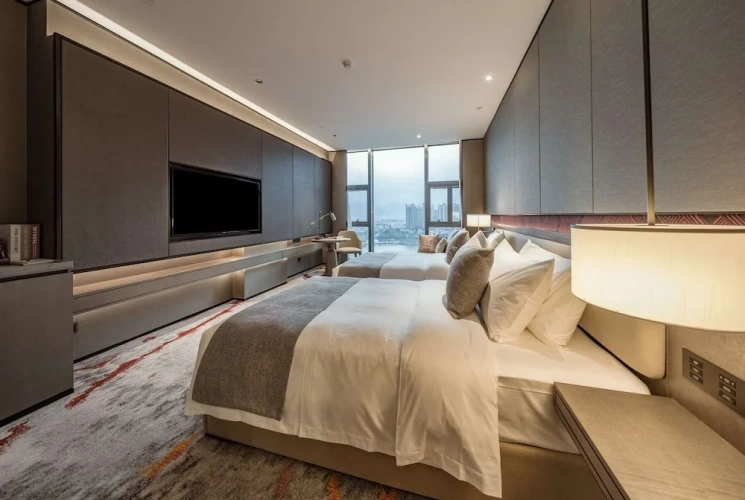 Standard Twin room with lake view