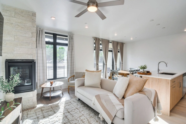 2 Bedrooms Apartment