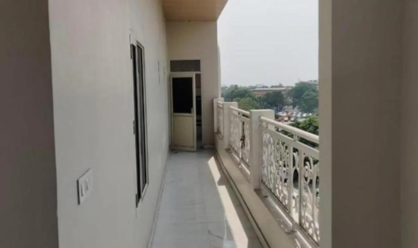 Fabhotel Park View