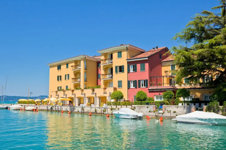 Borgo Belvedere-lake View & Shared Pool
