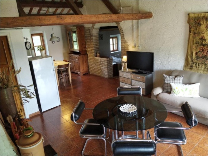 3 Bedrooms Apartment