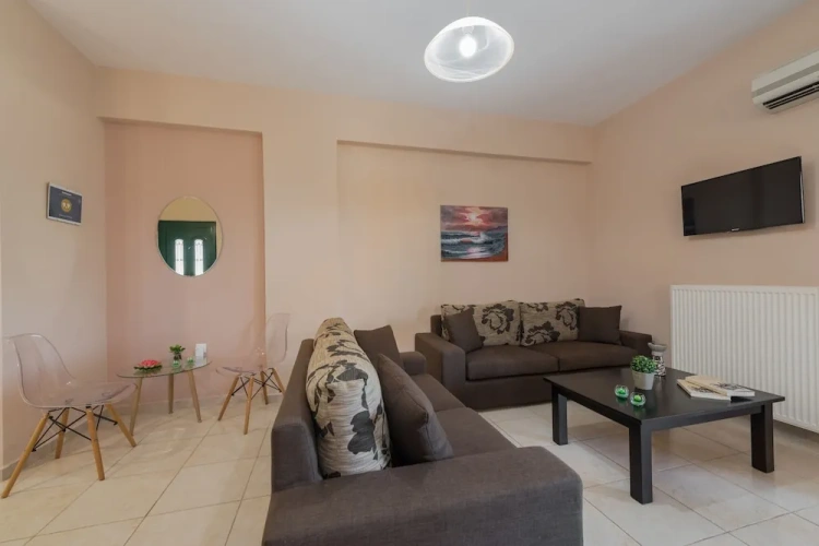 3 Bedrooms Cottage