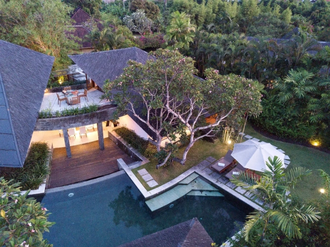 2 Bedrooms Villa