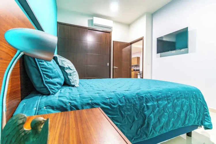 New Centric apt. with pool & jacuzzi