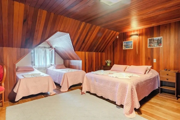 Deluxe Quadruple room