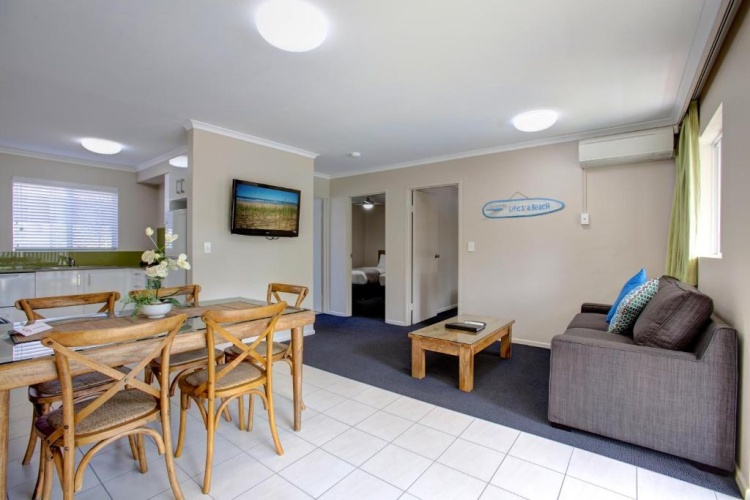 2 Bedrooms Quadruple Apartment