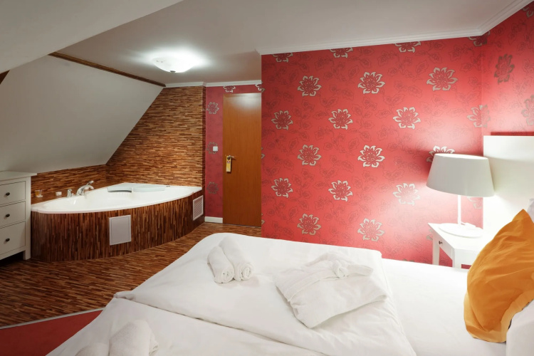 Pytloun Design Self Check-in Hotel