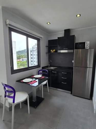 Sleek Corner 1 Bed Apt T1-607