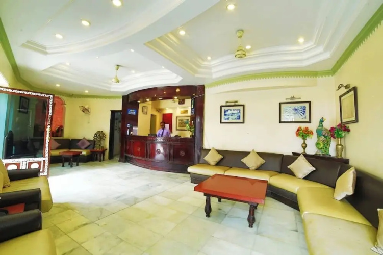 Hotel Samrat International