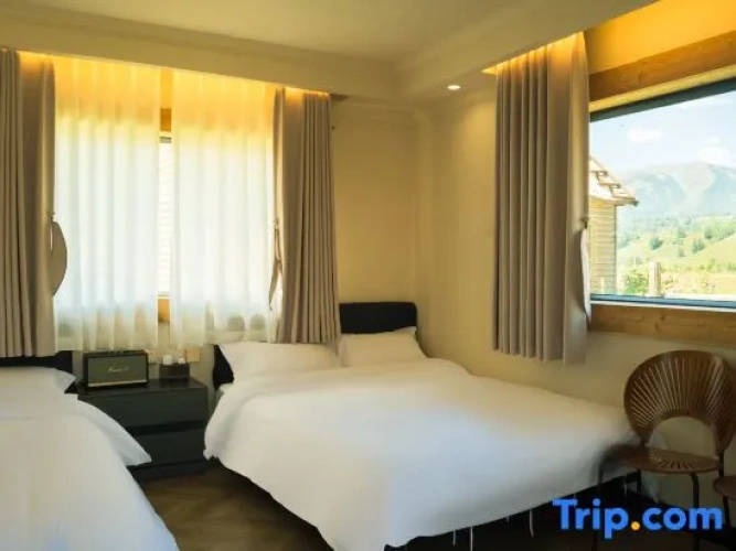 Luxury Twin Family room with mountain view