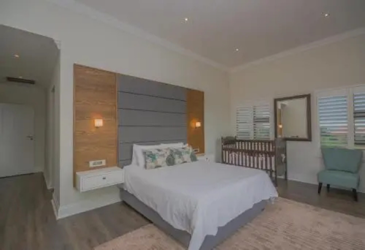 8 Tinderwood Lane