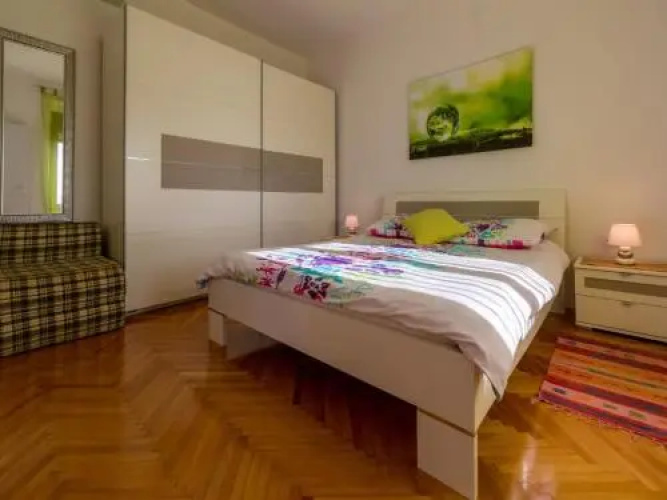 Apartment Lara