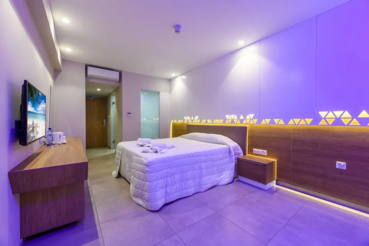 Superior Double room with balcony and with sea view