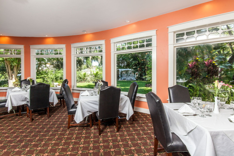 Lakeside Inn photo 22