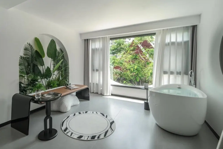 Classic Double room with city view