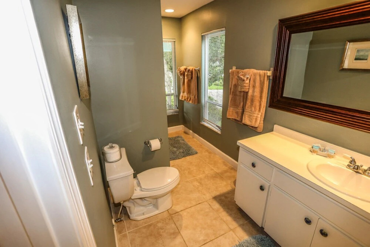 7964 Estero