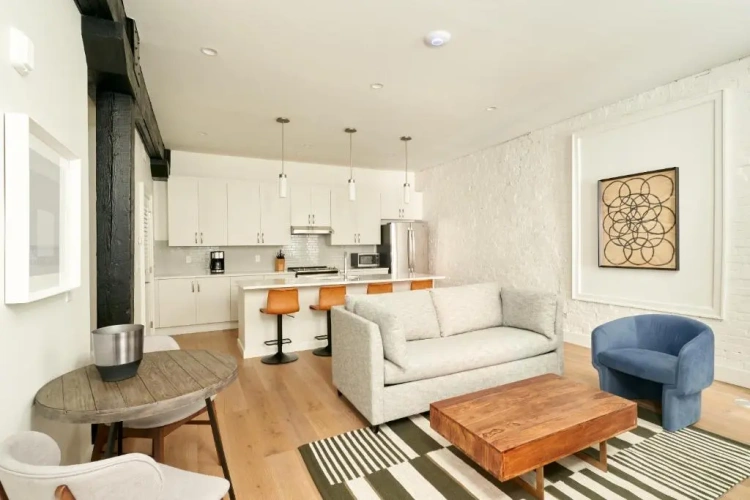 2 Bedrooms Apartment