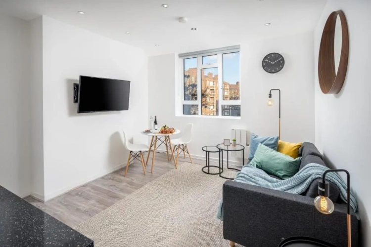 2 Bedrooms Apartment