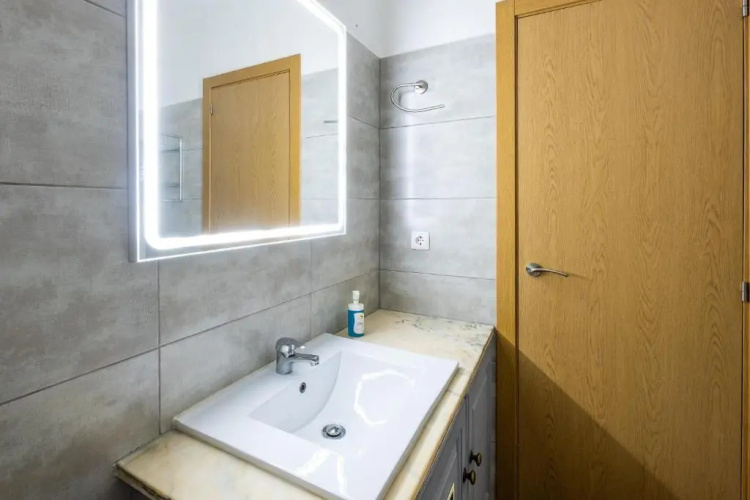 #065 Vila Magna Flat with Pool by Home Holidays