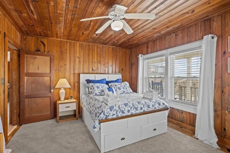 Pollock Cottage 6 Bedroom Home
