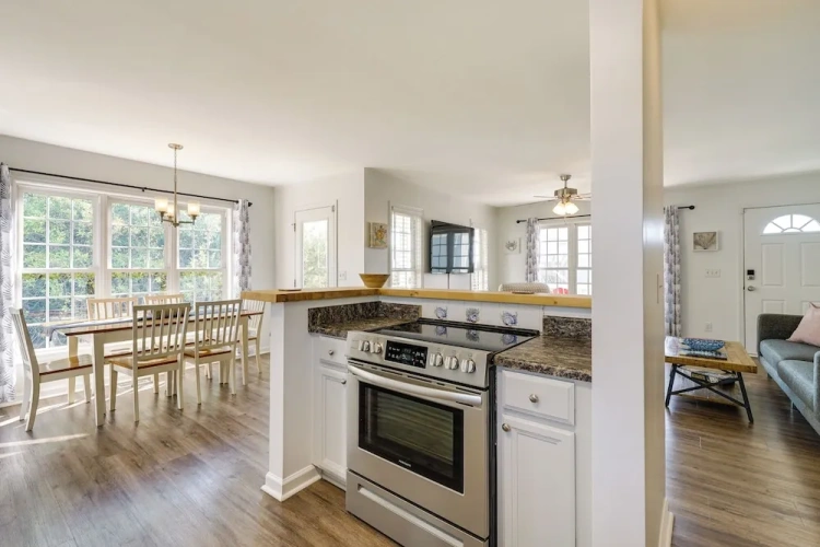 4 Bedrooms Cottage