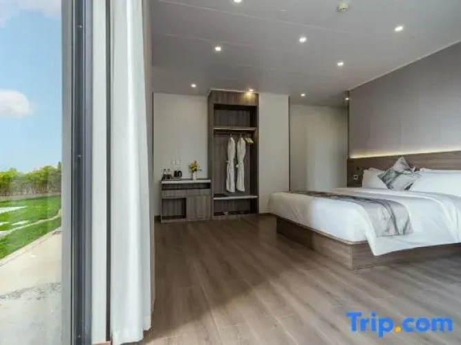 1 Bedroom Deluxe Double room with courtyard view
