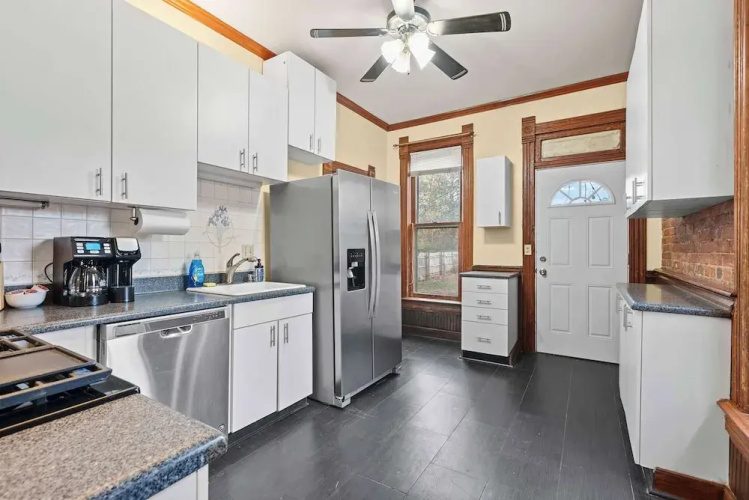 Vino & Vibes Villa Sleeps 6!