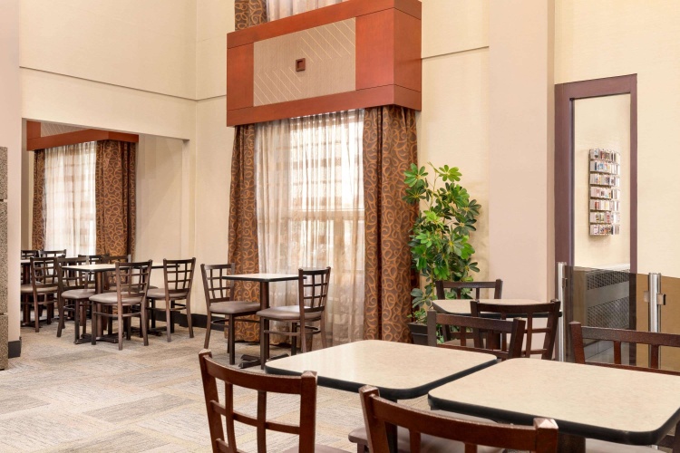 Travelodge by Wyndham Oshawa Whitby photo 16