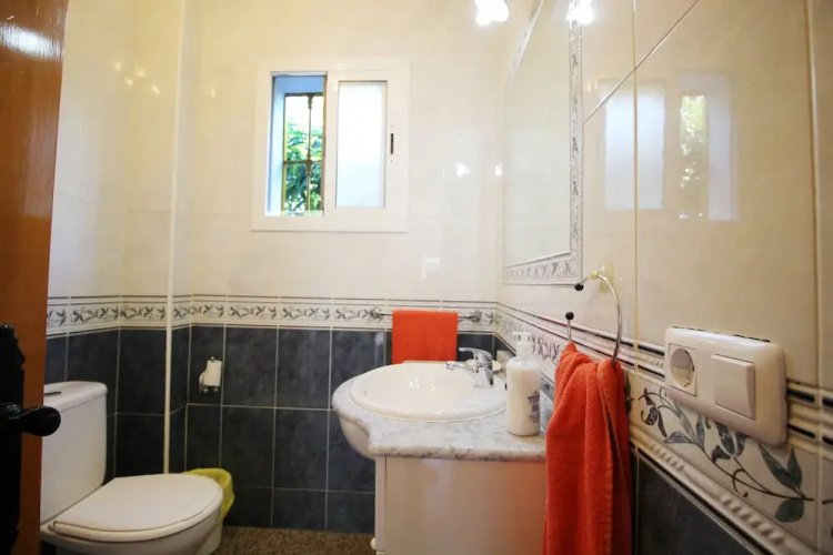 1084 Villa Manolo