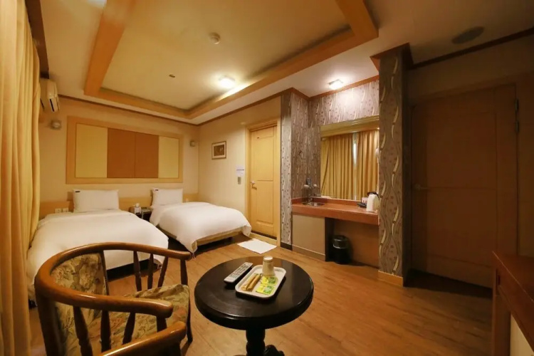 Jes Hot Spring Hotel