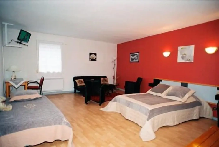 Standard Triple room with balcony
