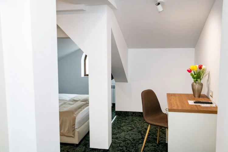 Agora Boutique