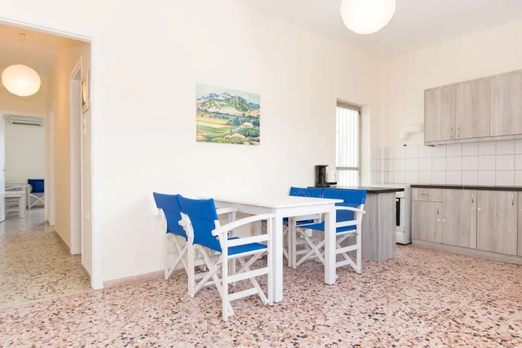 2 Bedrooms Apartment with balcony and with sea view