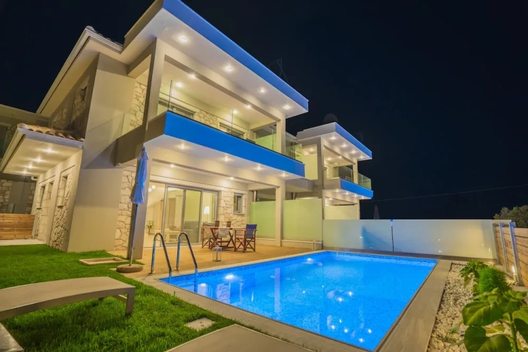 3 Bedrooms Villa