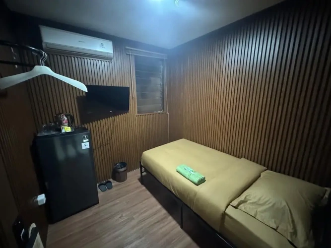 Economy room