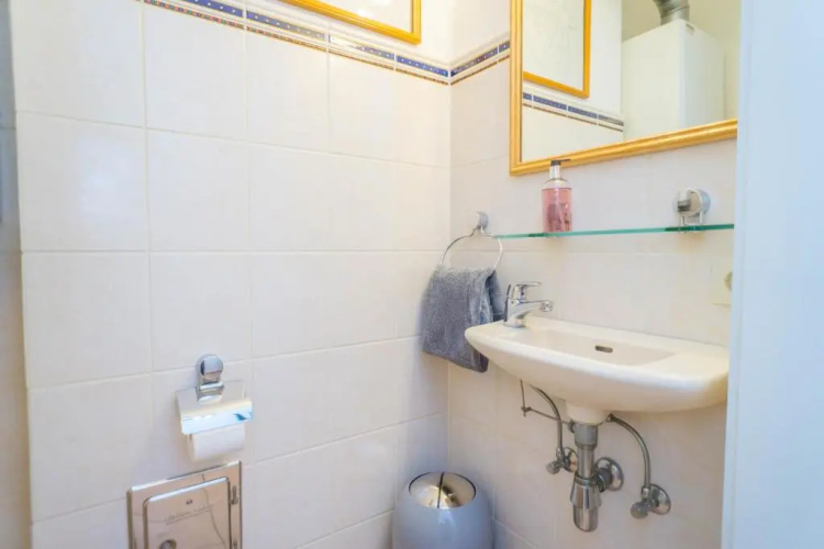 Große Wohnung in perfekter Lage mit Balkon!