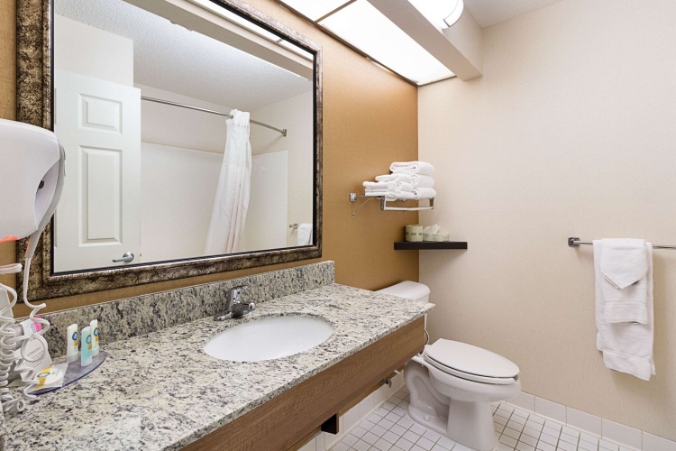 Quality Inn photo 11