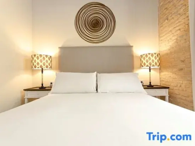 3 Bedrooms Apartment