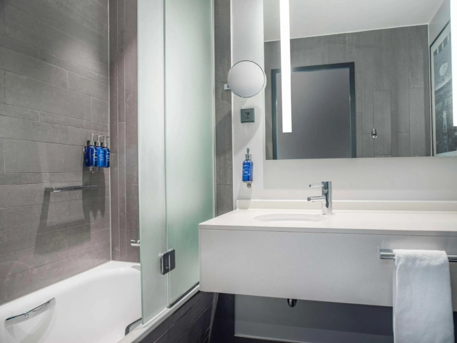 Radisson Blu Waterfront Hotel