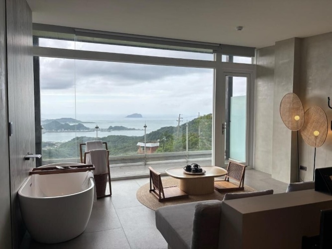 Deluxe Double room with balcony and with sea view