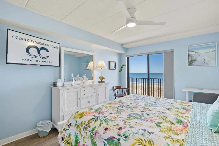 Mariner 1 3M Oceanfront 2BR Condo, Balcony Views & Modern Comfort