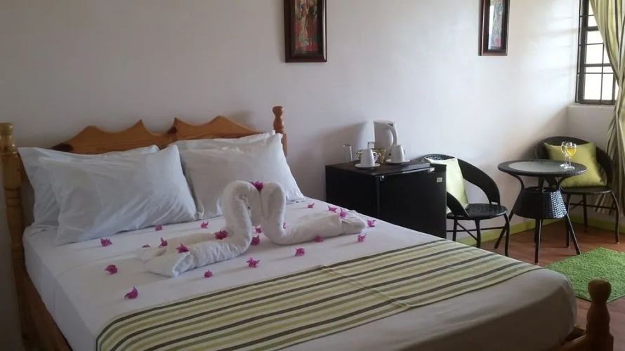 Golden Arrow Inn