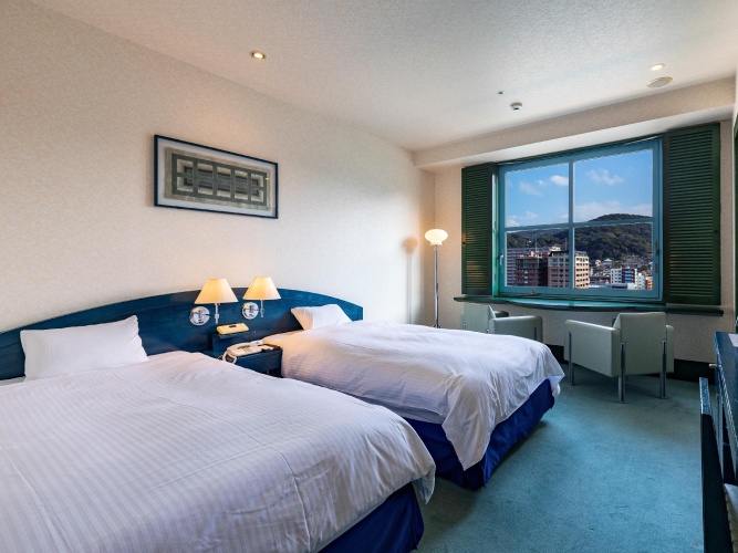 Standard Twin room with city view