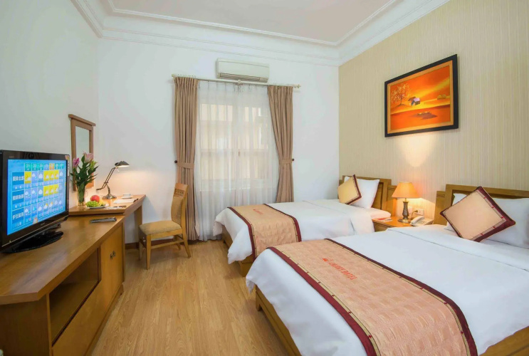 Cherry Hotel 2