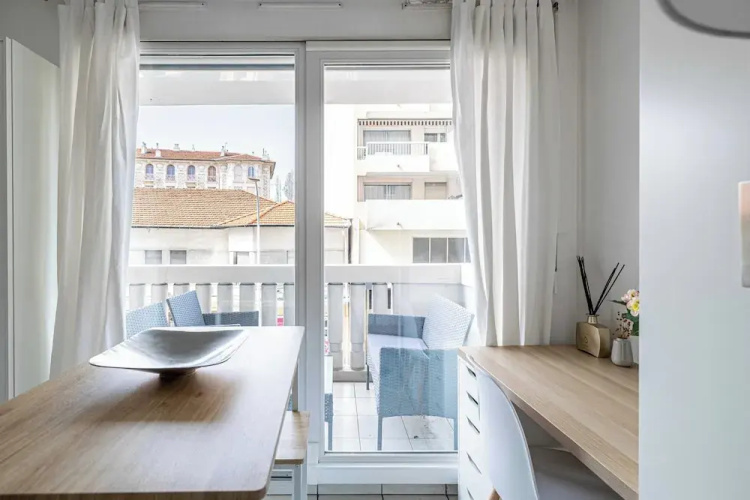 Charming Studio With Balcony & Pool -heart of Nice