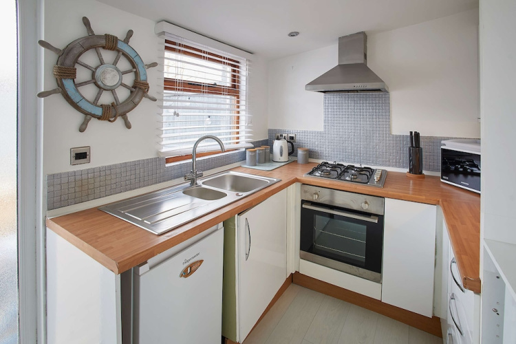 Host Stay Aurora Shore