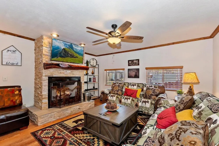 030 - Cozy Chic Mountain Cottage