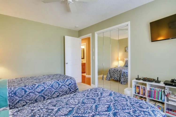 2 Bedrooms Apartment