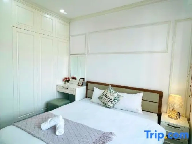 2 Bedrooms Apartment
