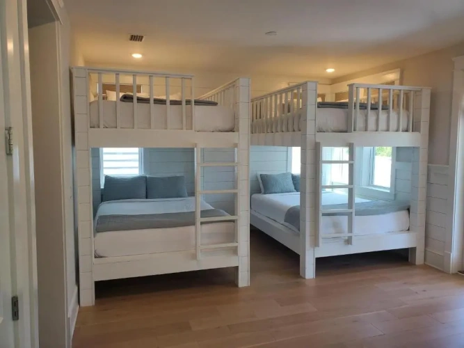 4 Bedrooms Cottage